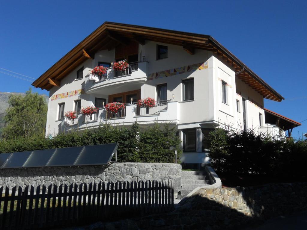 Apart Alpen Royal Nauders Exterior photo